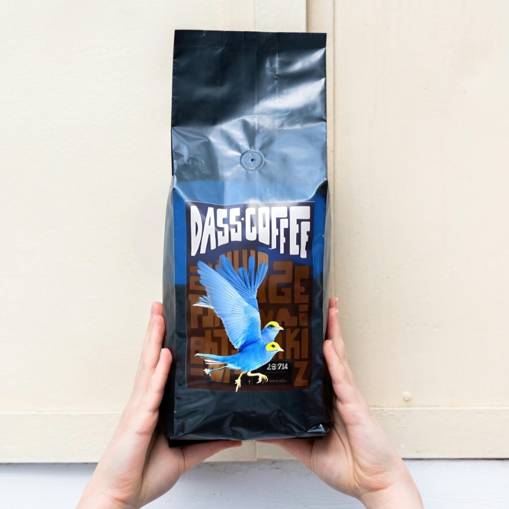 people holding a large size gusset bag for coffee bean